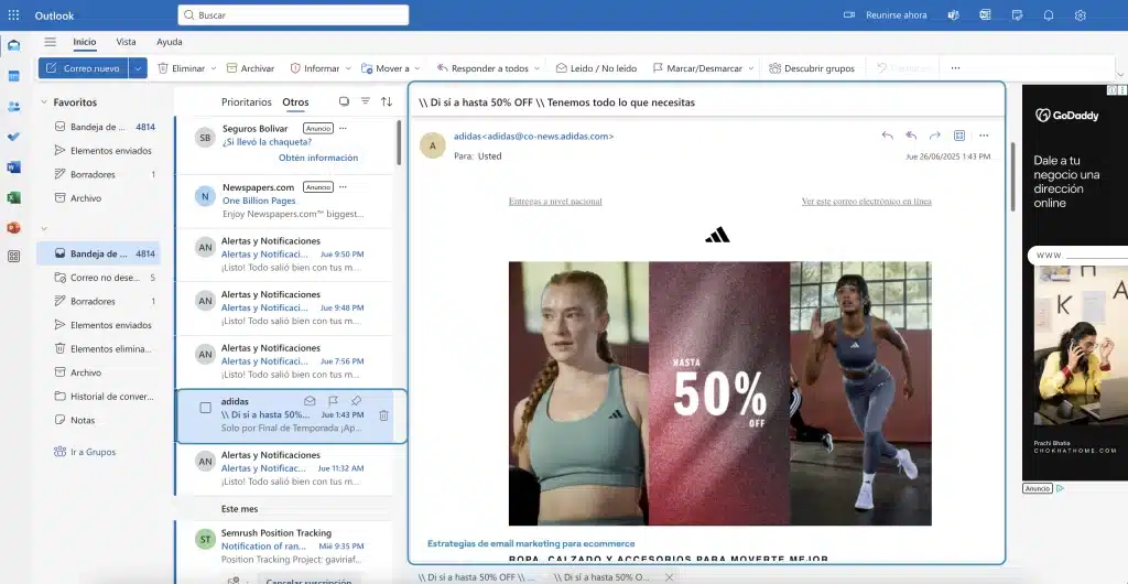 Representación de una campaña de email marketing con correos electrónicos personalizados enviados a suscriptores
